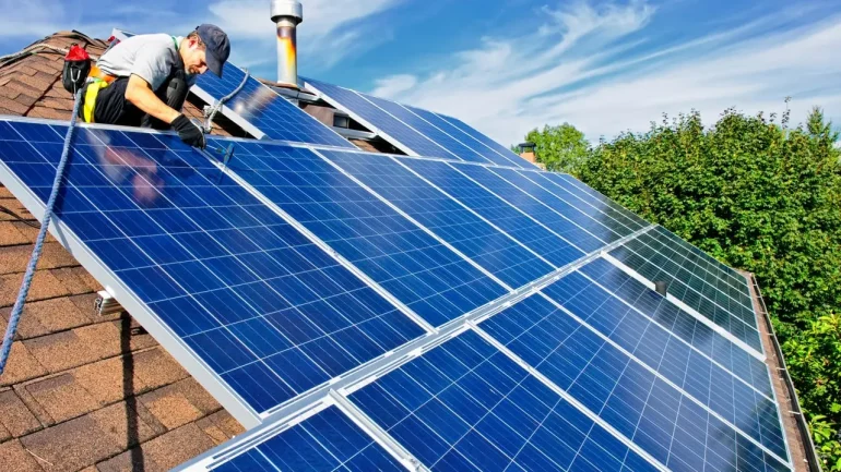 Lisansız güneş enerjisi tesisleri için azami güç sınırı arttırıldı