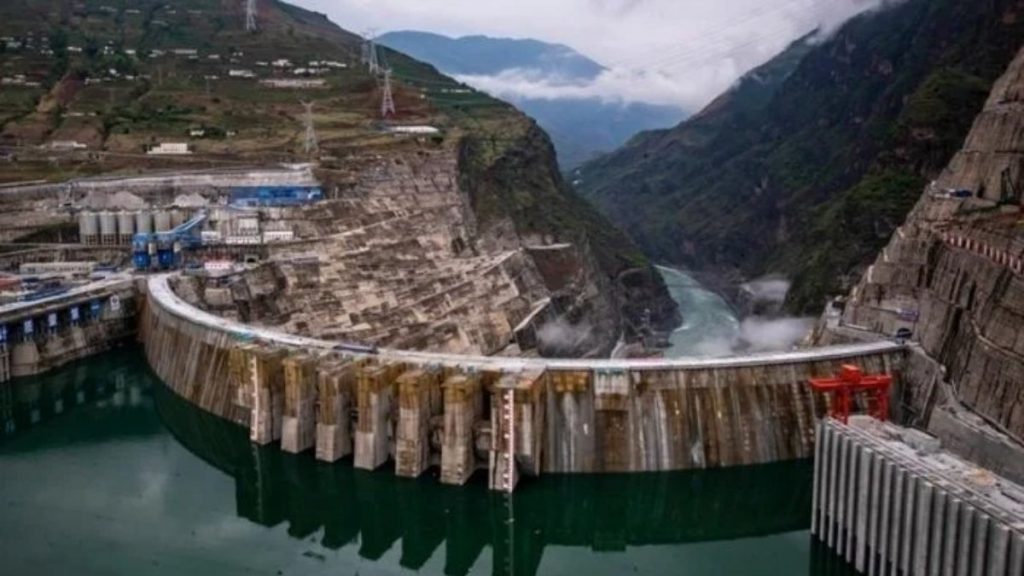 Çin’de robatlar devasa bir baraj inşa edecek!