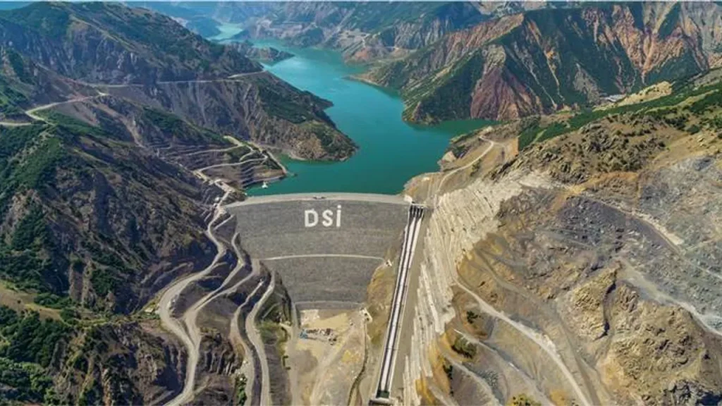 Elektrik üretimi mart ayında yüzde 3,3 oranında arttı